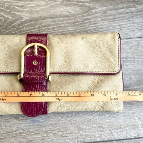 BCBGMAXAZRIA  Cream Leather Clutch - Picture 15 of 16